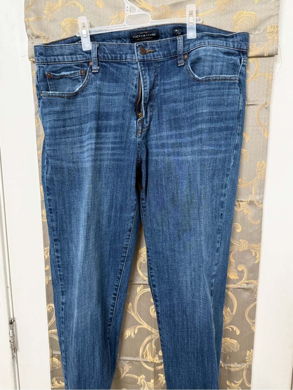 Lucky Brand Men’s Medium Blue Skinny Jeans